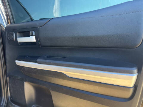 2014 Toyota Tundra SR5