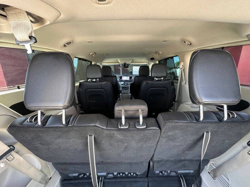 2022 Chrysler Pacifica Touring L