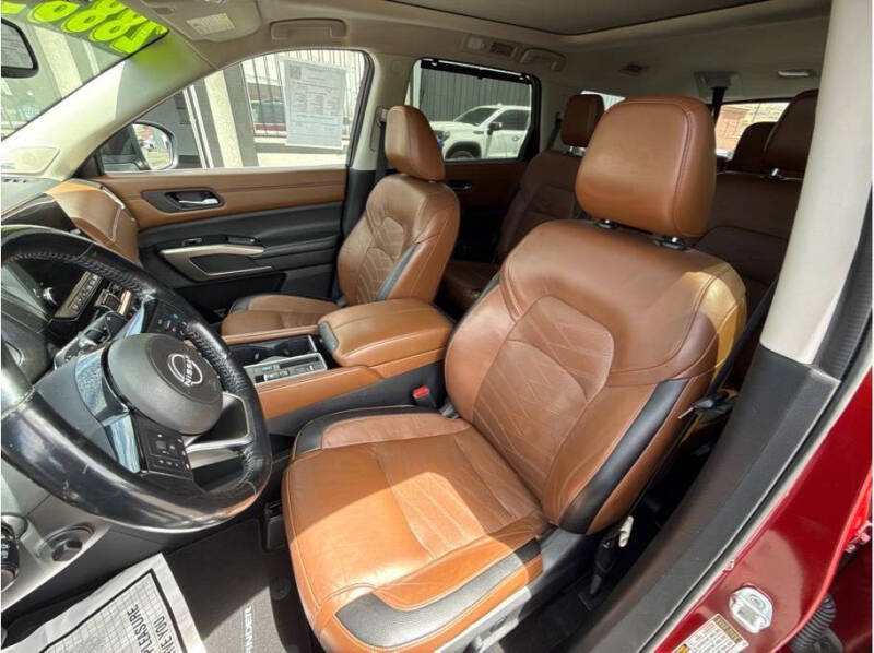 2022 Nissan Pathfinder Platinum