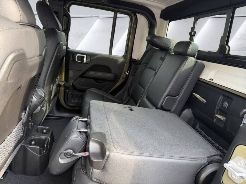 2026 Jeep Gladiator Sahara