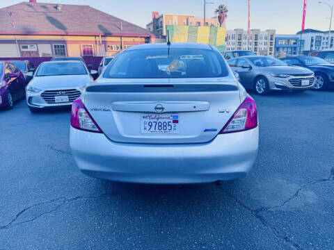 2014 Nissan Versa 1.6 SV