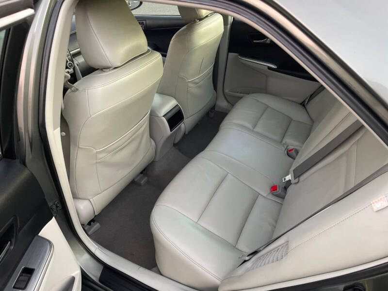 2012 Toyota Camry Hybrid LE