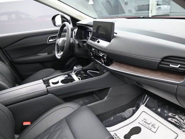 2025 Nissan Rogue Platinum