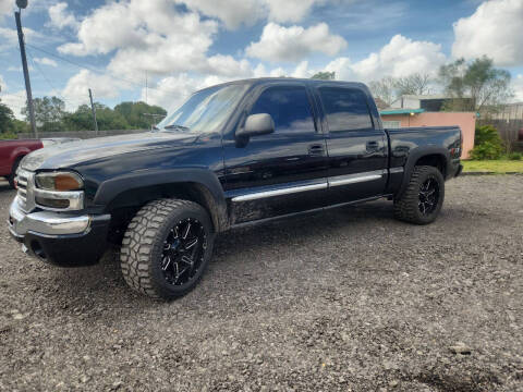 2004 GMC Sierra 1500 for sale at M & M AUTO BROKERS INC in Okeechobee FL