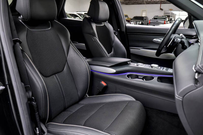 2022 Genesis GV70 2.5T Standard