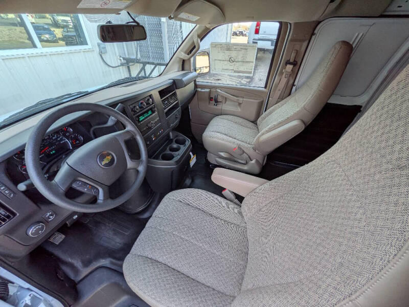 2025 Chevrolet Express 2500