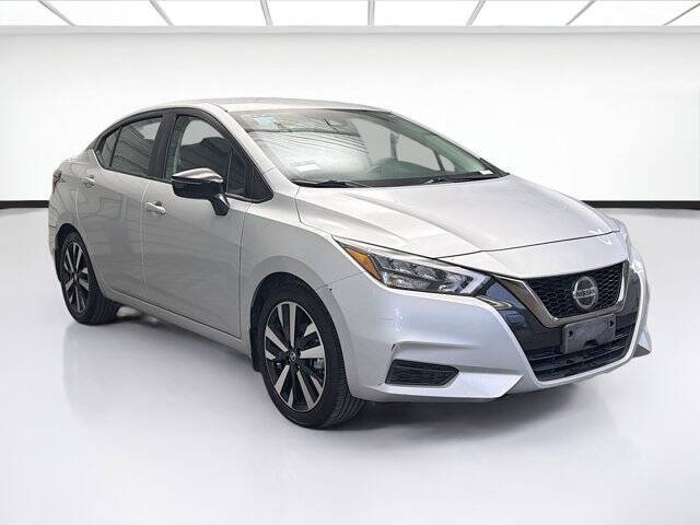 2022 Nissan Versa SR