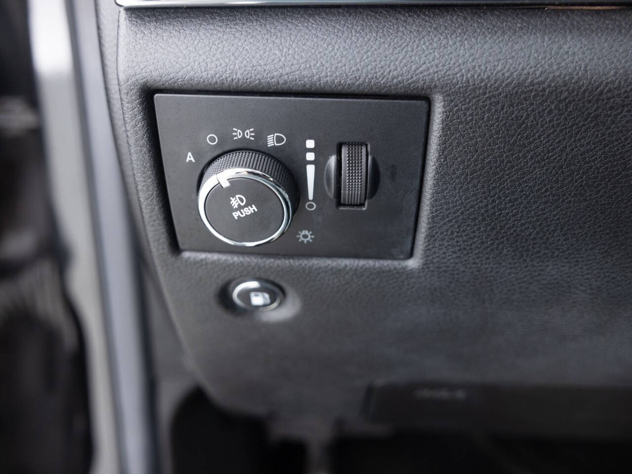 Used Car 2014 Jeep Grand Cherokee  Overland 4x4 4dr Suv For Sale Under $15,000 In Coal City, Illinois