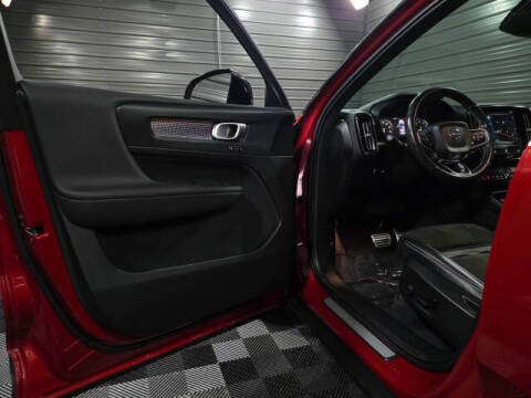 2020 Volvo XC40 T4 R-Design