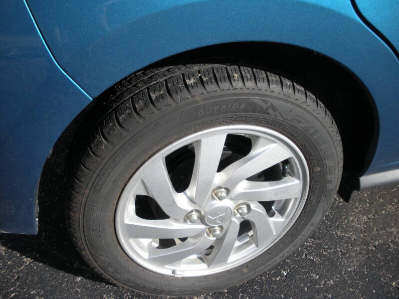 2024 Mitsubishi Mirage LE