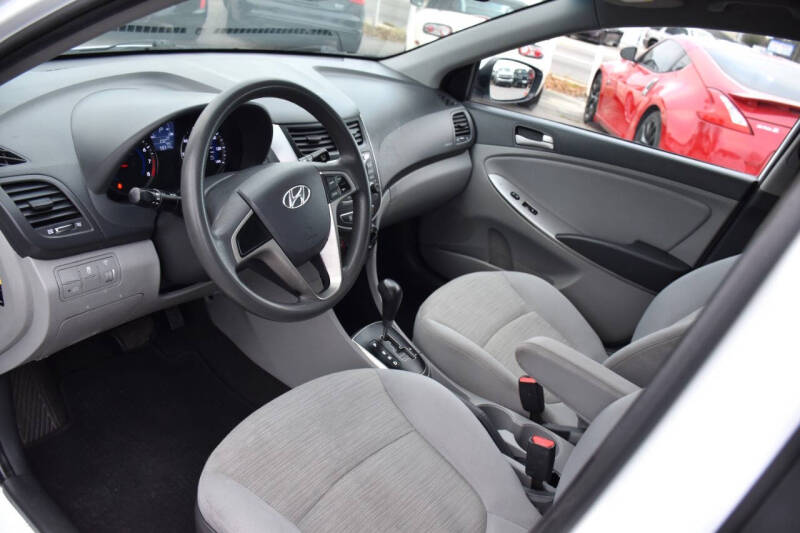 2017 Hyundai Accent SE