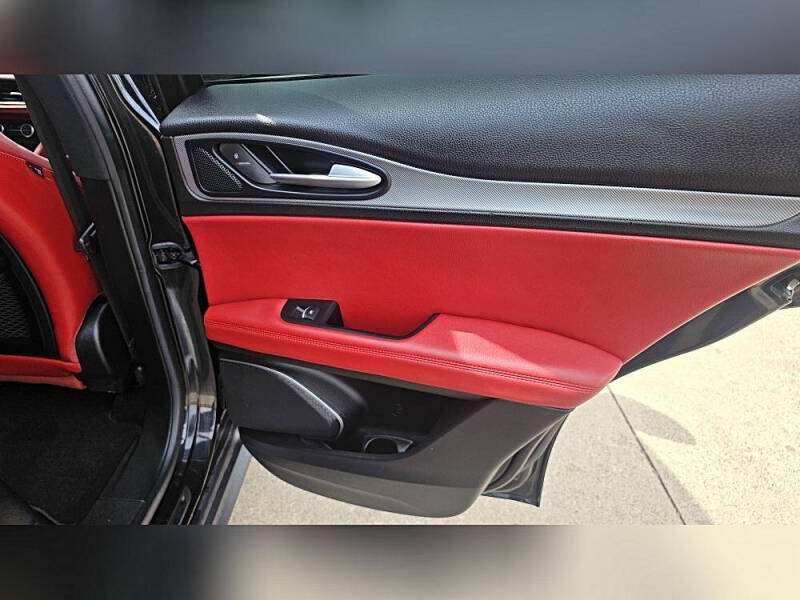 2019 Alfa Romeo Stelvio Ti Sport