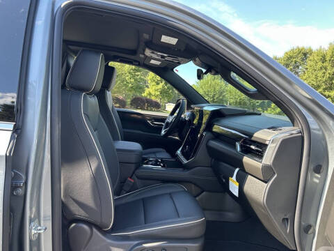 2025 GMC Yukon Elevation