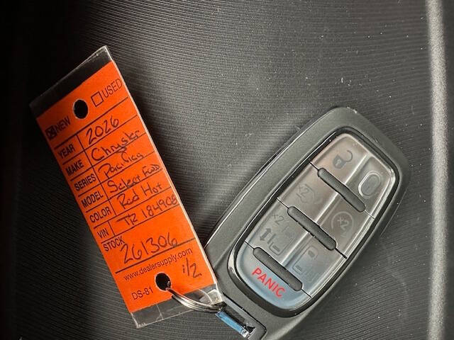 2026 Chrysler Pacifica Select