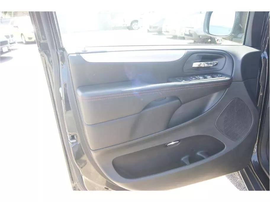 2019 Dodge Grand Caravan for sale at Auto Plaza in Fresno, CA