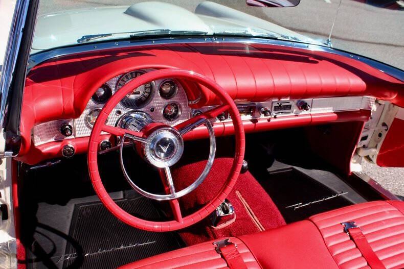 1957 Ford Thunderbird