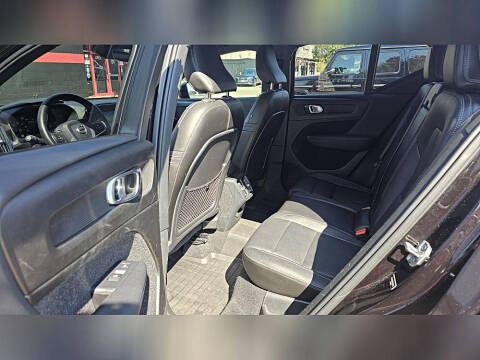 2019 Volvo XC40 T5 Momentum