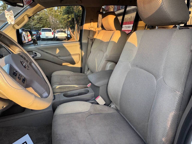 2014 Nissan Frontier SV