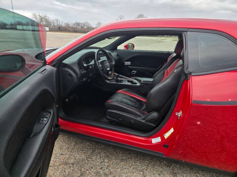 2016 Dodge Challenger SXT Plus