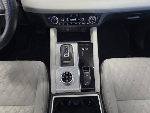 2024 Mitsubishi Outlander PHEV SEL