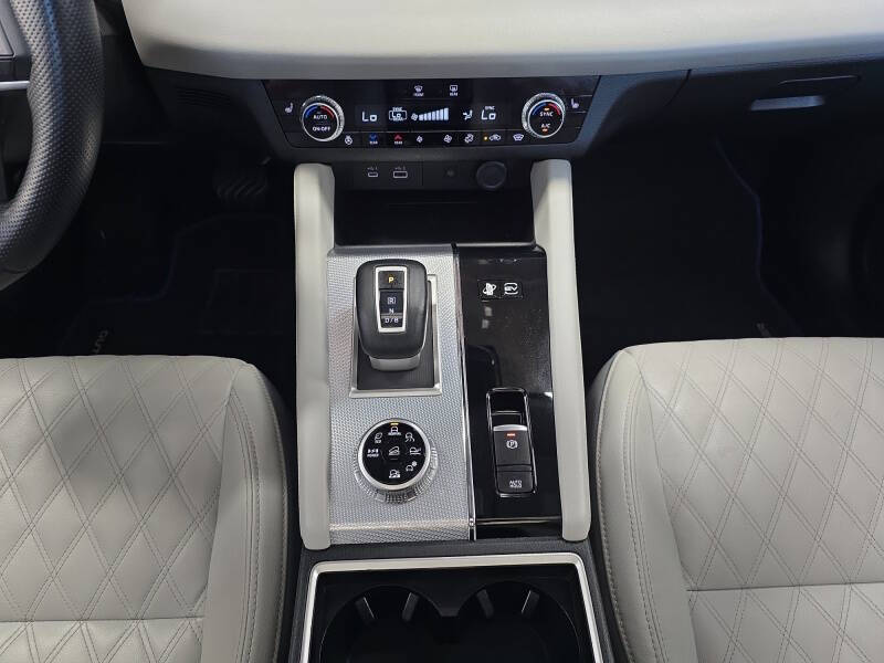 2024 Mitsubishi Outlander PHEV SEL