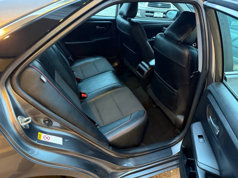 2017 Toyota Camry SE