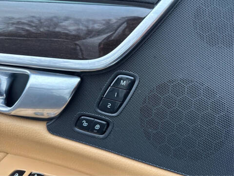 2019 Volvo S90 T6 Momentum