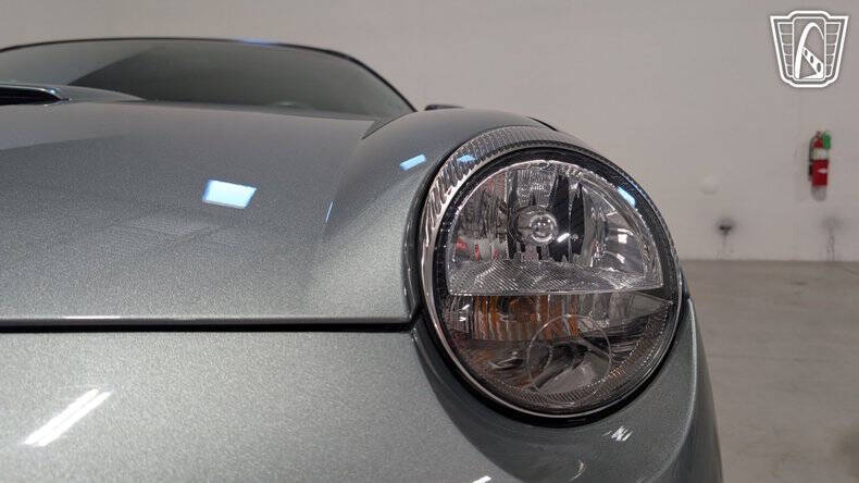 2004 Ford Thunderbird