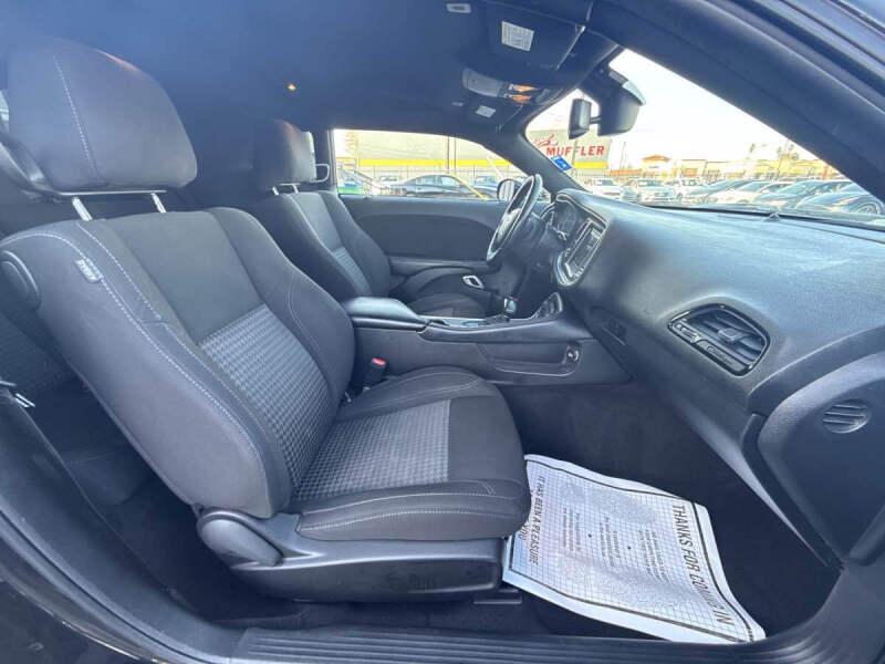 2021 Dodge Challenger SXT