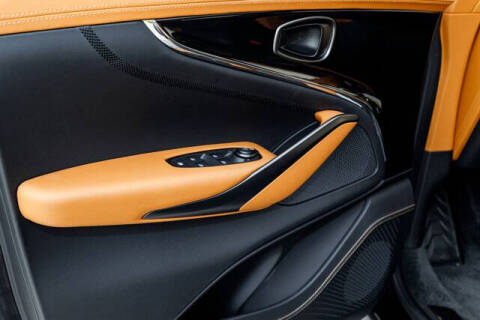 2025 Aston Martin DBX 707