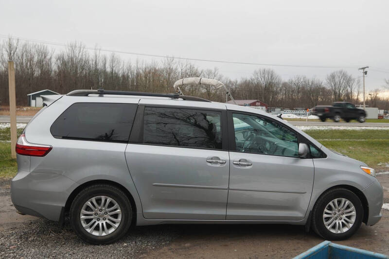2015 Toyota Sienna XLE 8-Passenger