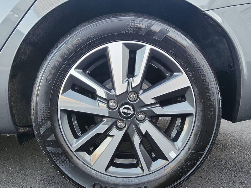 2025 Nissan Versa SV