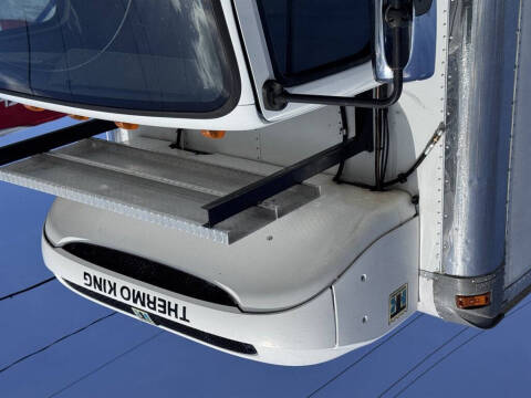 2018 Freightliner M2 106