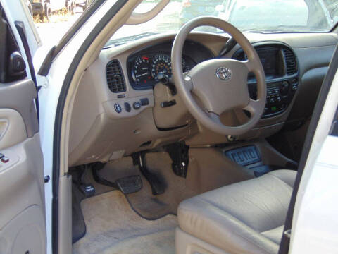 2005 Toyota Sequoia SR5