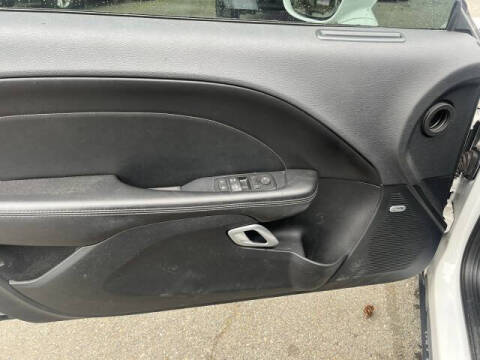 2015 Dodge Challenger SXT Plus