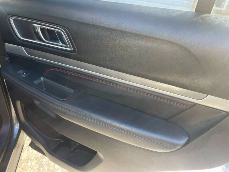 2018 Ford Explorer Sport