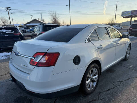 2011 Ford Taurus SEL