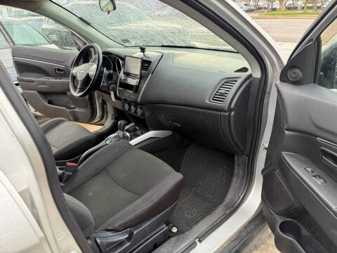 2013 Mitsubishi Outlander Sport ES