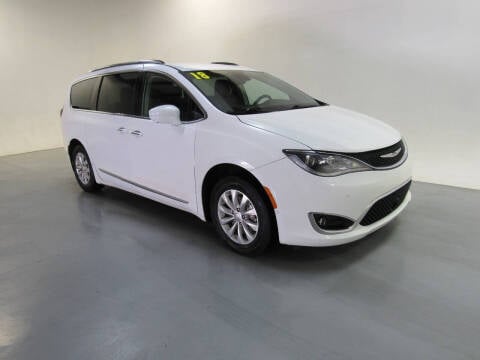 2018 Chrysler Pacifica for sale at Salinausedcars.com in Salina KS