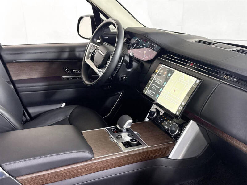 2023 Land Rover Range Rover P530 SE LWB