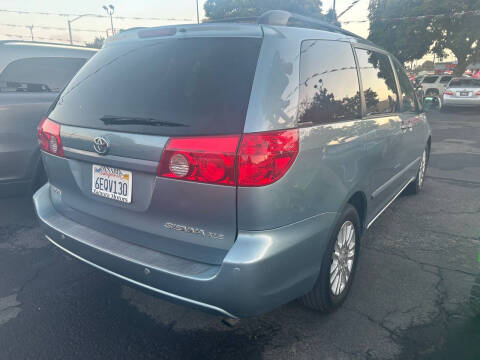 2008 Toyota Sienna XLE