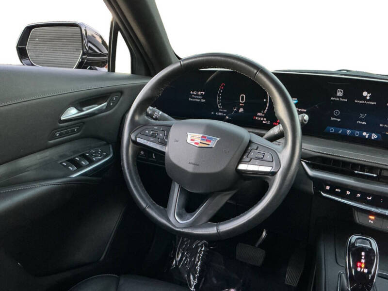 2024 Cadillac XT4 Premium Luxury