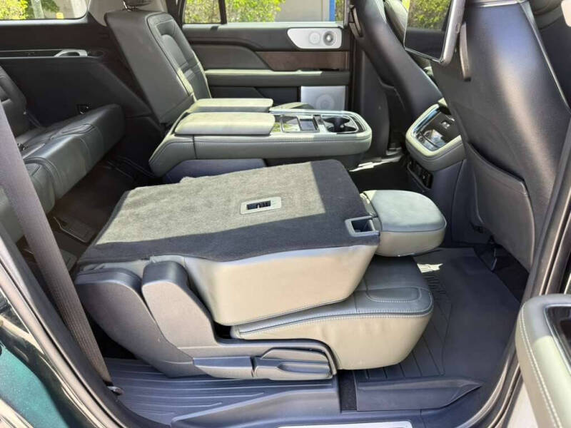 2022 Lincoln Navigator L Black Label