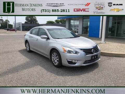 2015 Nissan Altima for sale at CAR MART in Union City TN