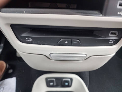 2017 Chrysler Pacifica Touring-L Plus