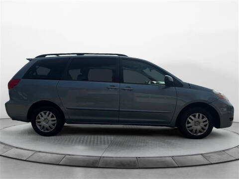 2008 Toyota Sienna CE 7-Passenger