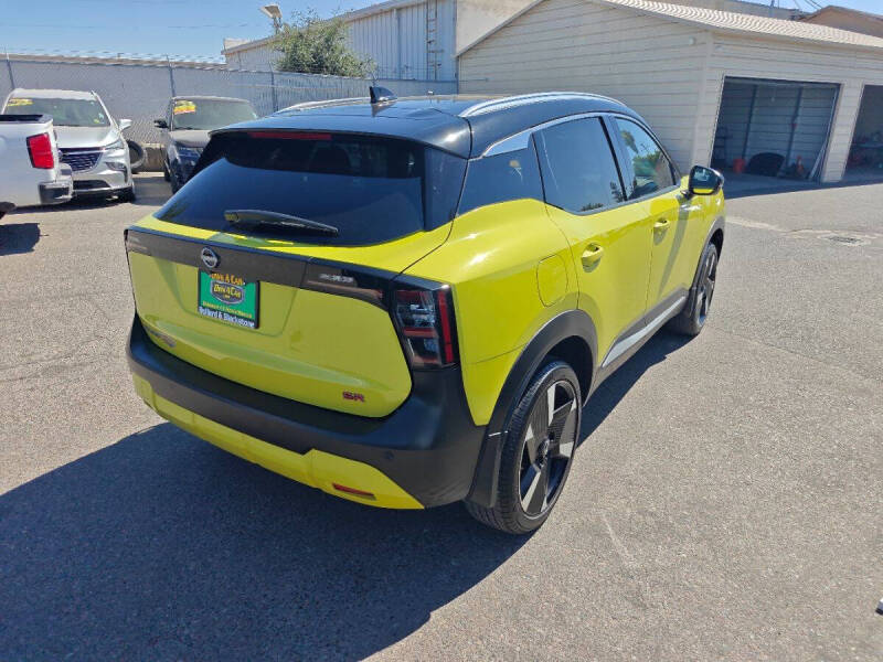 2025 Nissan Kicks SR