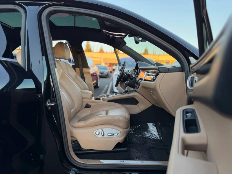 2020 Porsche Macan S