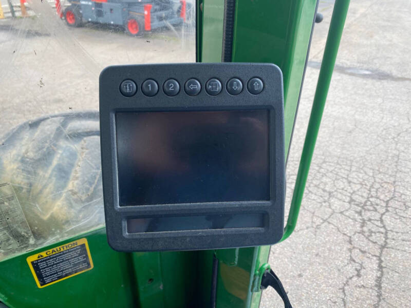 2017 John Deere 748L