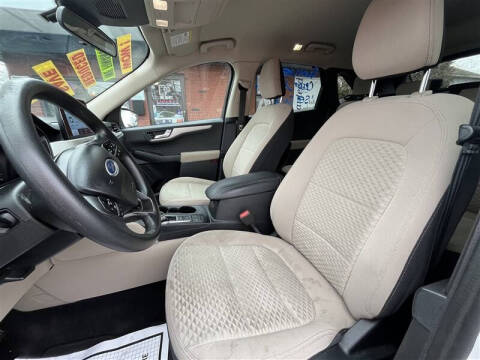2020 Ford Escape SE